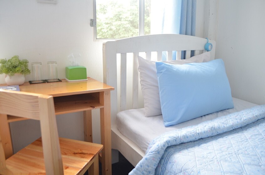 Small single room with aircon and shared bathroom